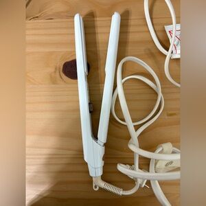 T3 White Hair Straightener